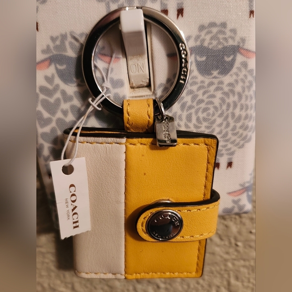 NWT Coach Yellow & Cream Leather Photo Book Keychain/Bag Charm - Picture 4 of 4